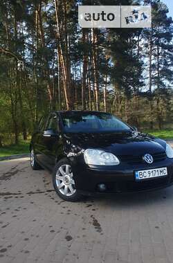 Хэтчбек Volkswagen Golf 2004 в Яворове