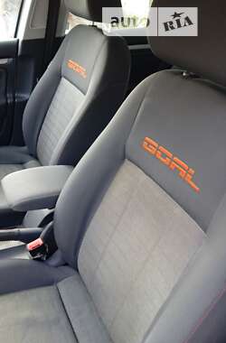 Хэтчбек Volkswagen Golf 2006 в 