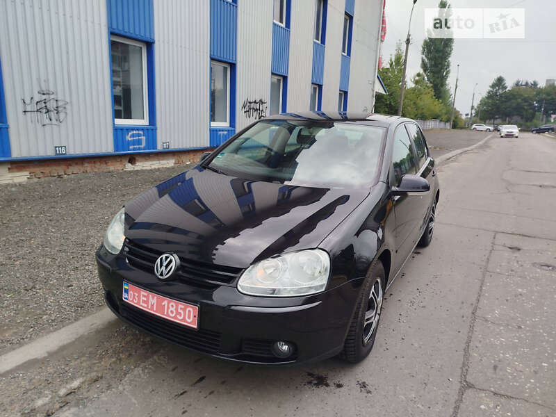 Хэтчбек Volkswagen Golf 2006 в Луцке