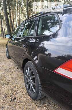 Универсал Volkswagen Golf 2008 в Коростене