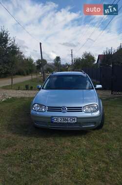 Универсал Volkswagen Golf 2004 в Черновцах