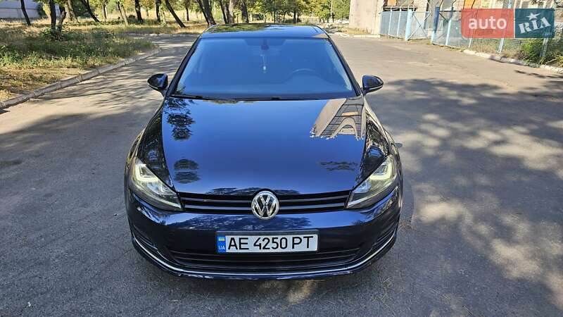 Хэтчбек Volkswagen Golf 2015 в Днепре