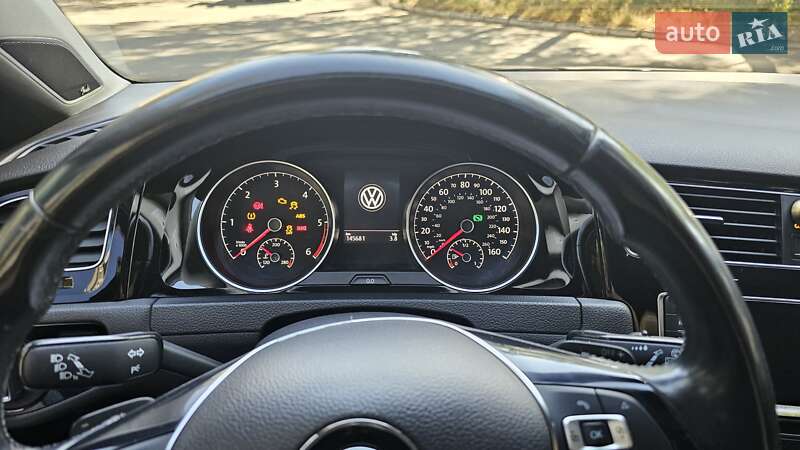 Хэтчбек Volkswagen Golf 2015 в Днепре