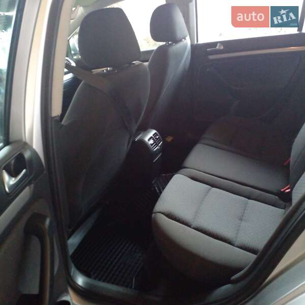 Універсал Volkswagen Golf 2011 в Львові