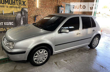 Хетчбек Volkswagen Golf 2003 в Дубні