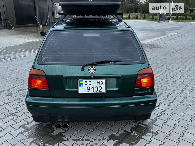 Хэтчбек Volkswagen Golf 1996 в Оброшином
