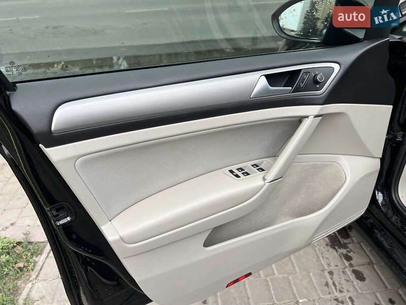 Универсал Volkswagen Golf 2015 в Одессе