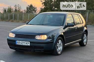 Хетчбек Volkswagen Golf 2001 в Вінниці