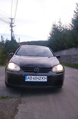 Хэтчбек Volkswagen Golf 2004 в Виннице