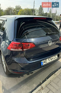Хэтчбек Volkswagen Golf 2015 в 