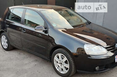 Хетчбек Volkswagen Golf 2006 в Охтирці