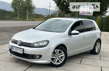 Хэтчбек Volkswagen Golf 2011 в Хусте