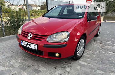 Хетчбек Volkswagen Golf 2003 в Рівному