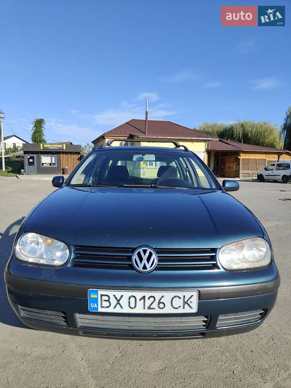 Универсал Volkswagen Golf 2003 в Изяславе