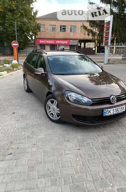 Універсал Volkswagen Golf 2011 в Кагарлику