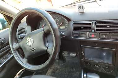 Хетчбек Volkswagen Golf 2001 в Львові