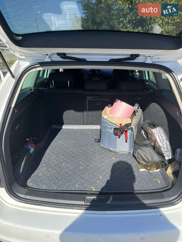Універсал Volkswagen Golf 2011 в Чернігові