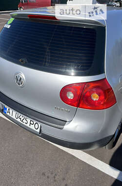 Хэтчбек Volkswagen Golf 2004 в Крюковщине