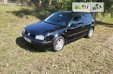 Хетчбек Volkswagen Golf 2001 в Черкасах