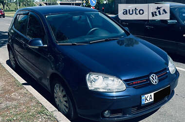 Хетчбек Volkswagen Golf 2006 в Києві