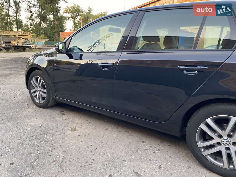 Хэтчбек Volkswagen Golf 2009 в Ахтырке