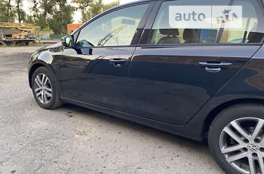 Хэтчбек Volkswagen Golf 2009 в Ахтырке