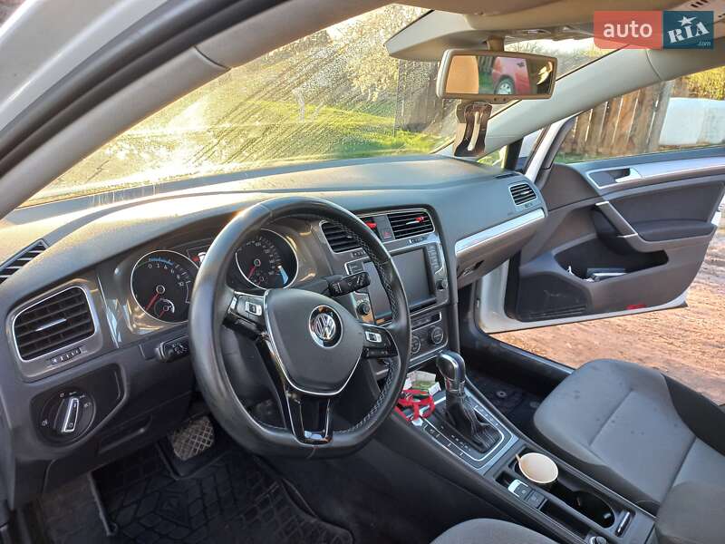 Хетчбек Volkswagen Golf 2014 в Луцьку