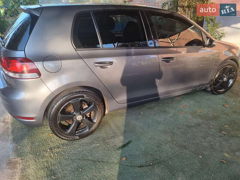 Хэтчбек Volkswagen Golf 2013 в Запорожье