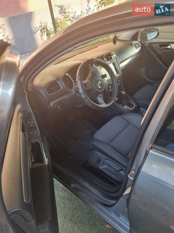 Хэтчбек Volkswagen Golf 2013 в Запорожье