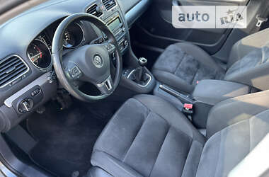 Універсал Volkswagen Golf 2011 в Житомирі