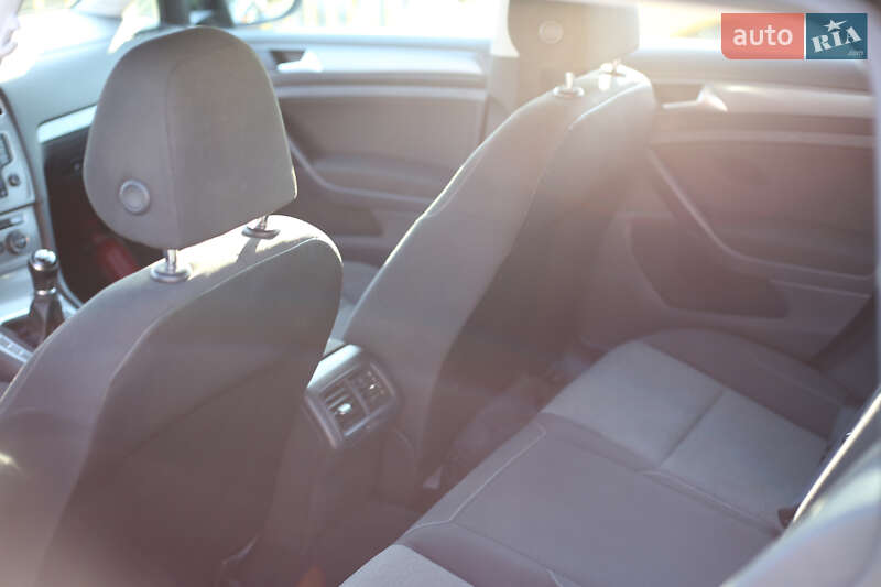 Универсал Volkswagen Golf 2014 в Львове