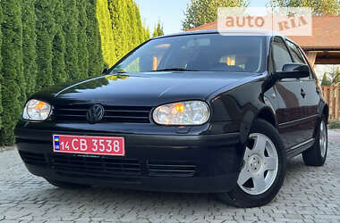 Хетчбек Volkswagen Golf 2002 в Самборі