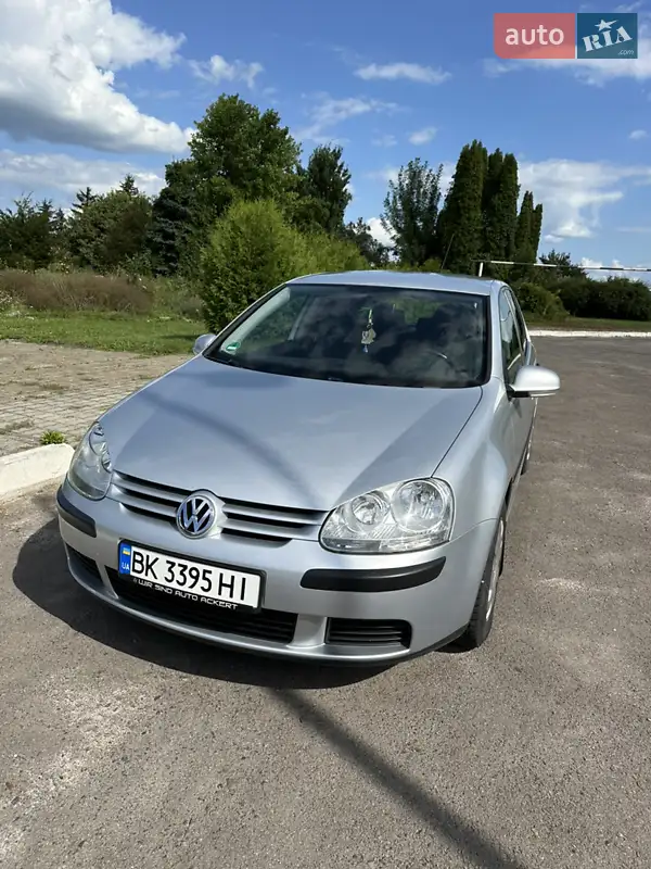 Хетчбек Volkswagen Golf 2006 в 