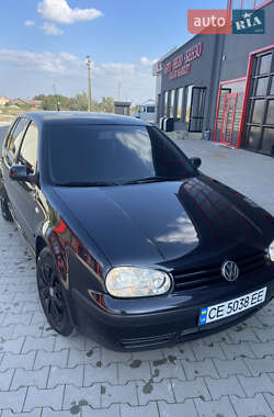 Хэтчбек Volkswagen Golf 2003 в 