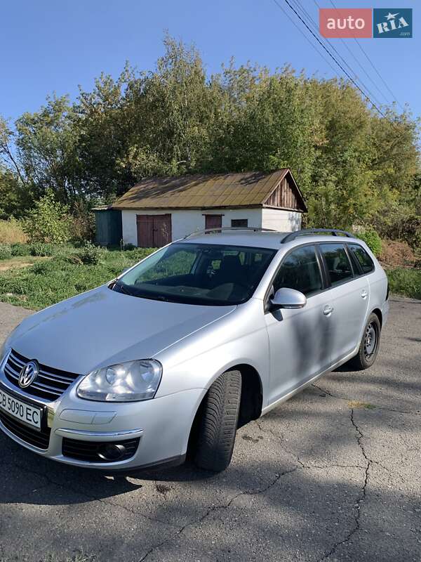 Універсал Volkswagen Golf 2009 в Києві