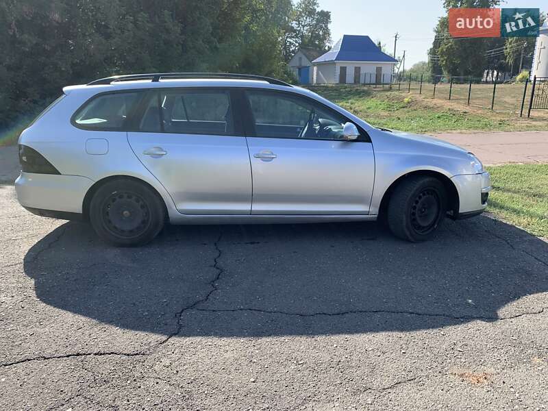 Універсал Volkswagen Golf 2009 в Києві