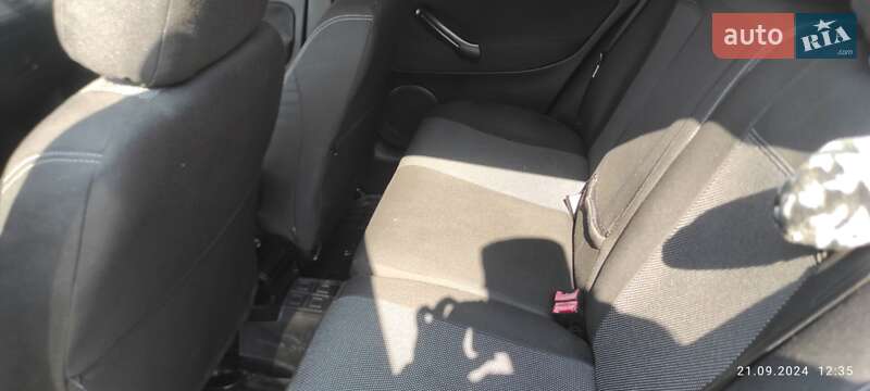 Хэтчбек Volkswagen Golf 2002 в Гайсине