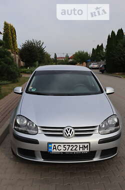 Хэтчбек Volkswagen Golf 2004 в Луцке