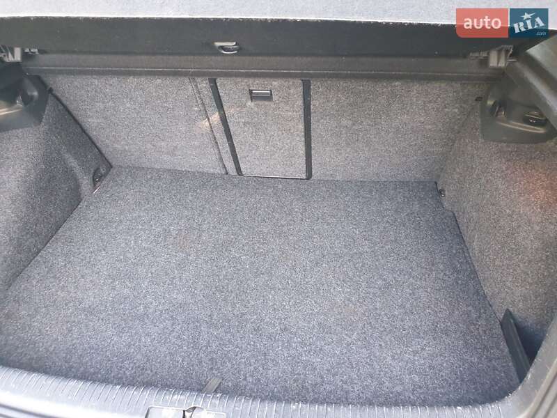 Хетчбек Volkswagen Golf 2012 в Миргороді