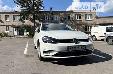 Хэтчбек Volkswagen Golf 2018 в Киеве