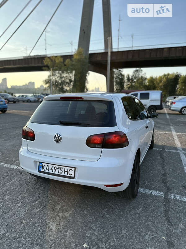 Хетчбек Volkswagen Golf 2009 в Києві