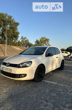 Хэтчбек Volkswagen Golf 2009 в Киеве