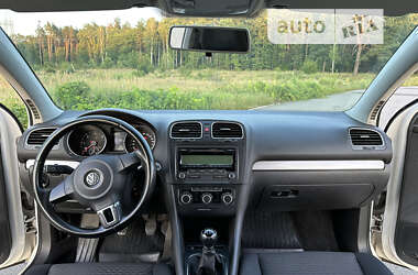 Хэтчбек Volkswagen Golf 2009 в Киеве