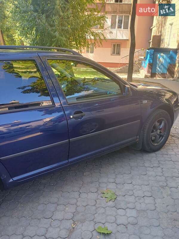 Універсал Volkswagen Golf 2001 в Тернополі