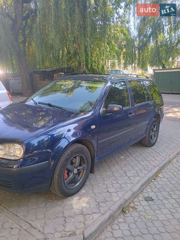 Універсал Volkswagen Golf 2001 в Тернополі
