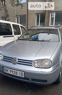 Универсал Volkswagen Golf 2005 в Вирах