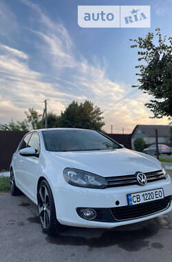 Хэтчбек Volkswagen Golf 2010 в Мене