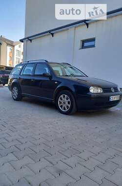 Універсал Volkswagen Golf 2001 в Чернівцях