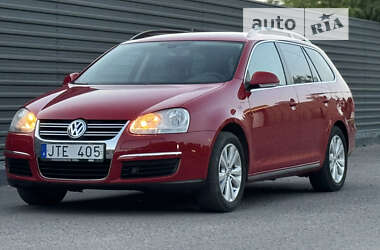 Універсал Volkswagen Golf 2009 в Радивиліві