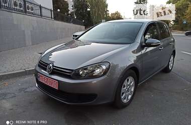 Хэтчбек Volkswagen Golf 2009 в Киеве